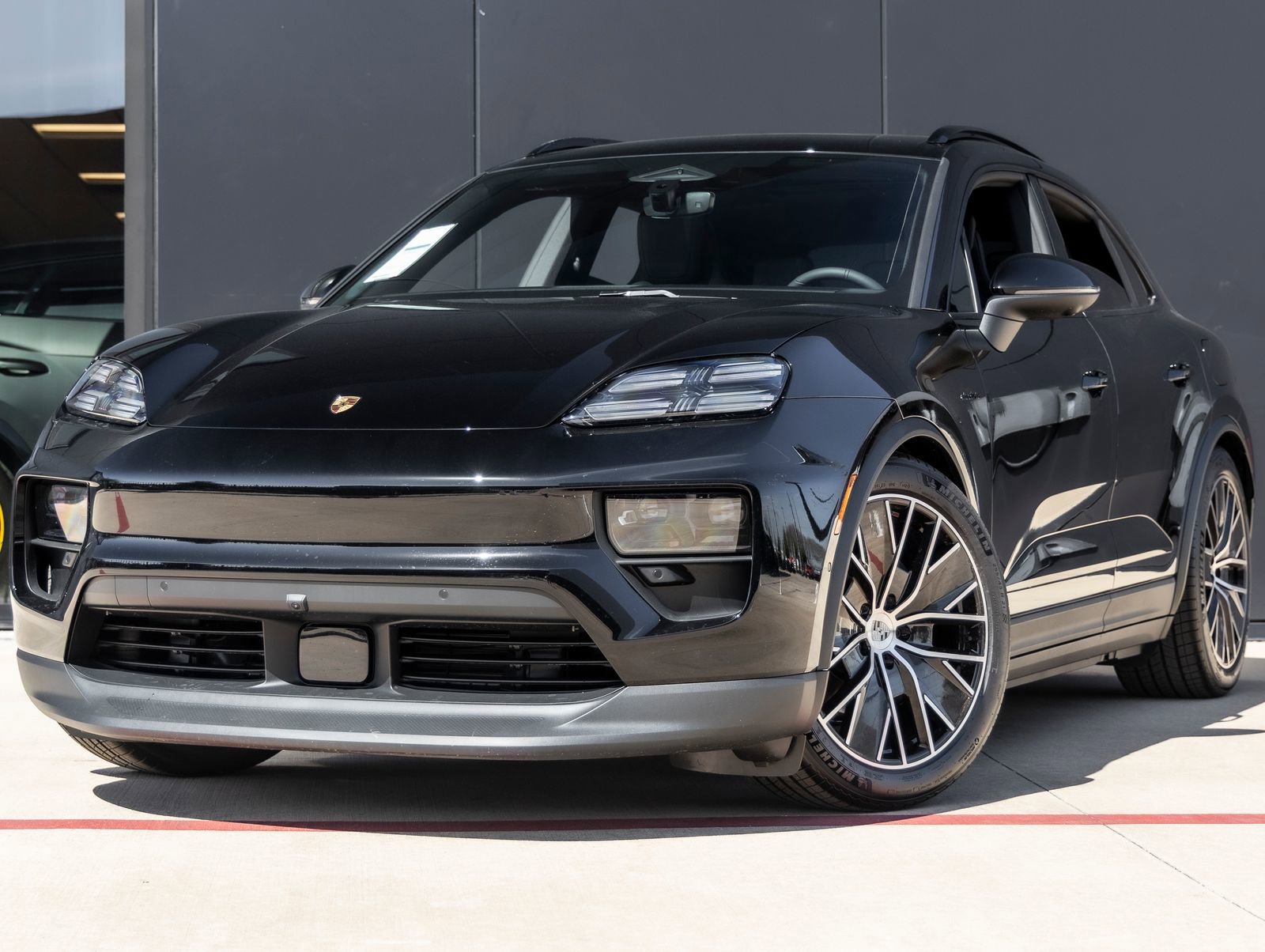 Used 2025 Porsche Macan Electric image 1