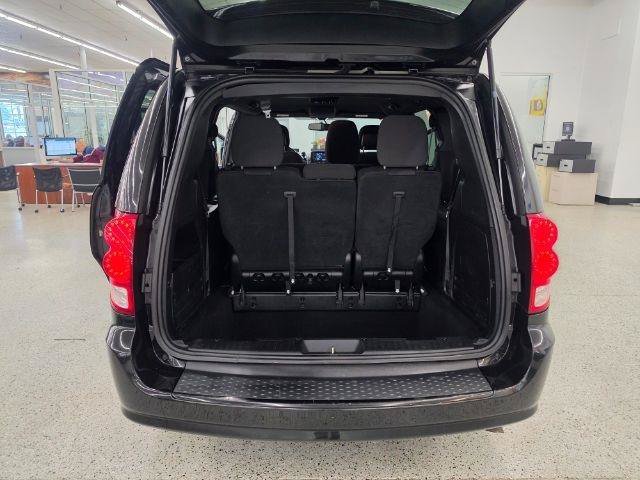 Used 2018 Dodge Grand Caravan SE FWD image 28
