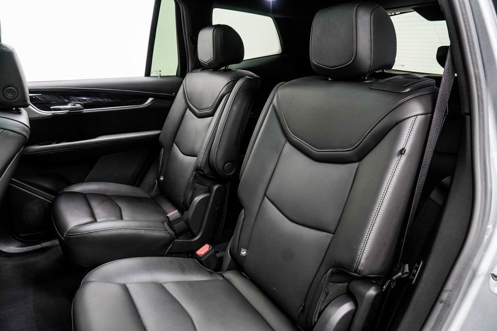 Used 2025 Cadillac XT6 Premium Luxury image 42