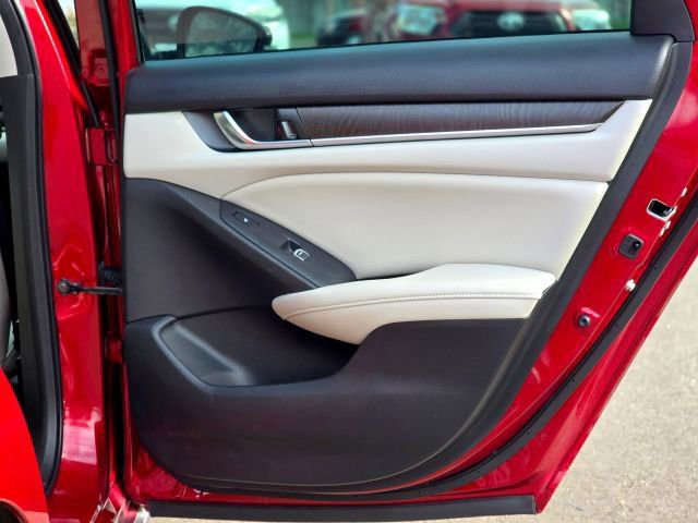 Used 2020 Honda Accord Touring image 33