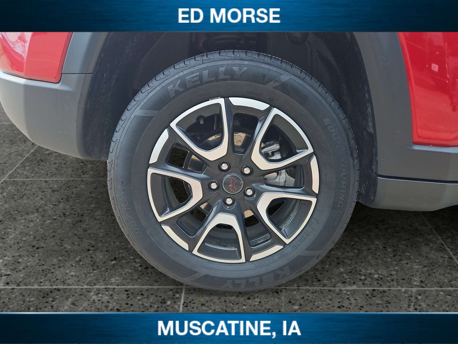 Used 2025 Jeep Compass Trailhawk AWD/4WD image 11