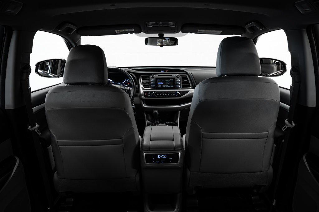 Used 2016 Toyota Highlander LE FWD image 19