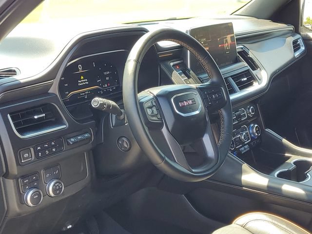Used 2024 GMC Yukon AT4 w/ Technology Package AWD/4WD image 12