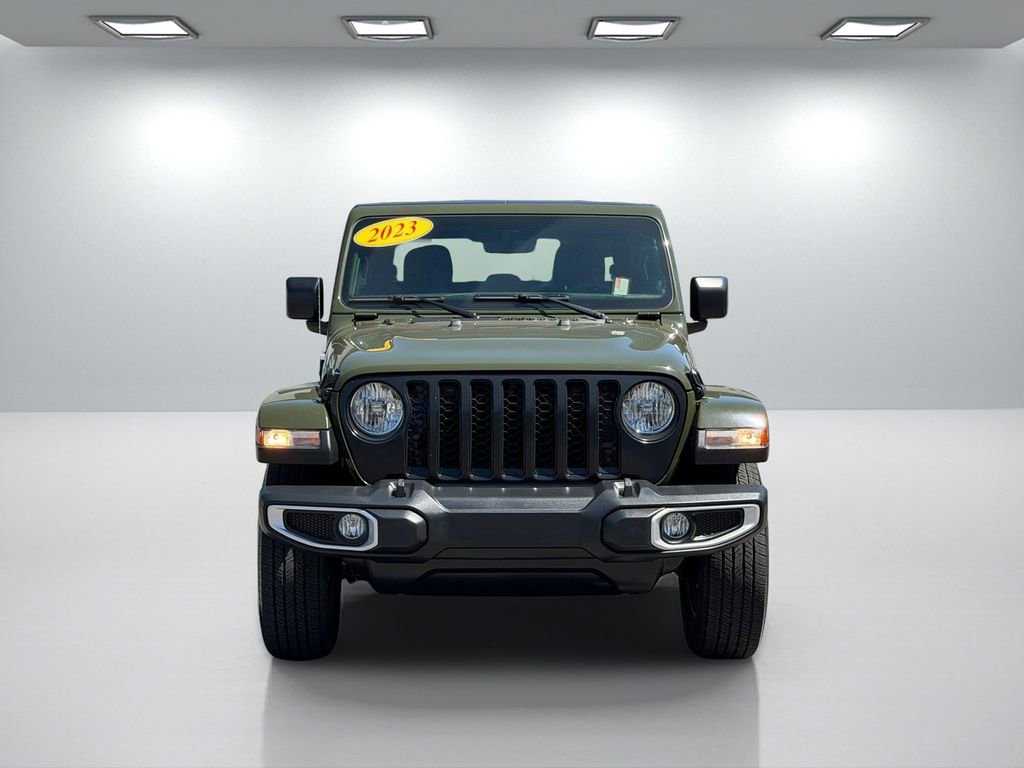 Certified 2023 Jeep Gladiator Overland w/ Cold Weather Group AWD/4WD image 9