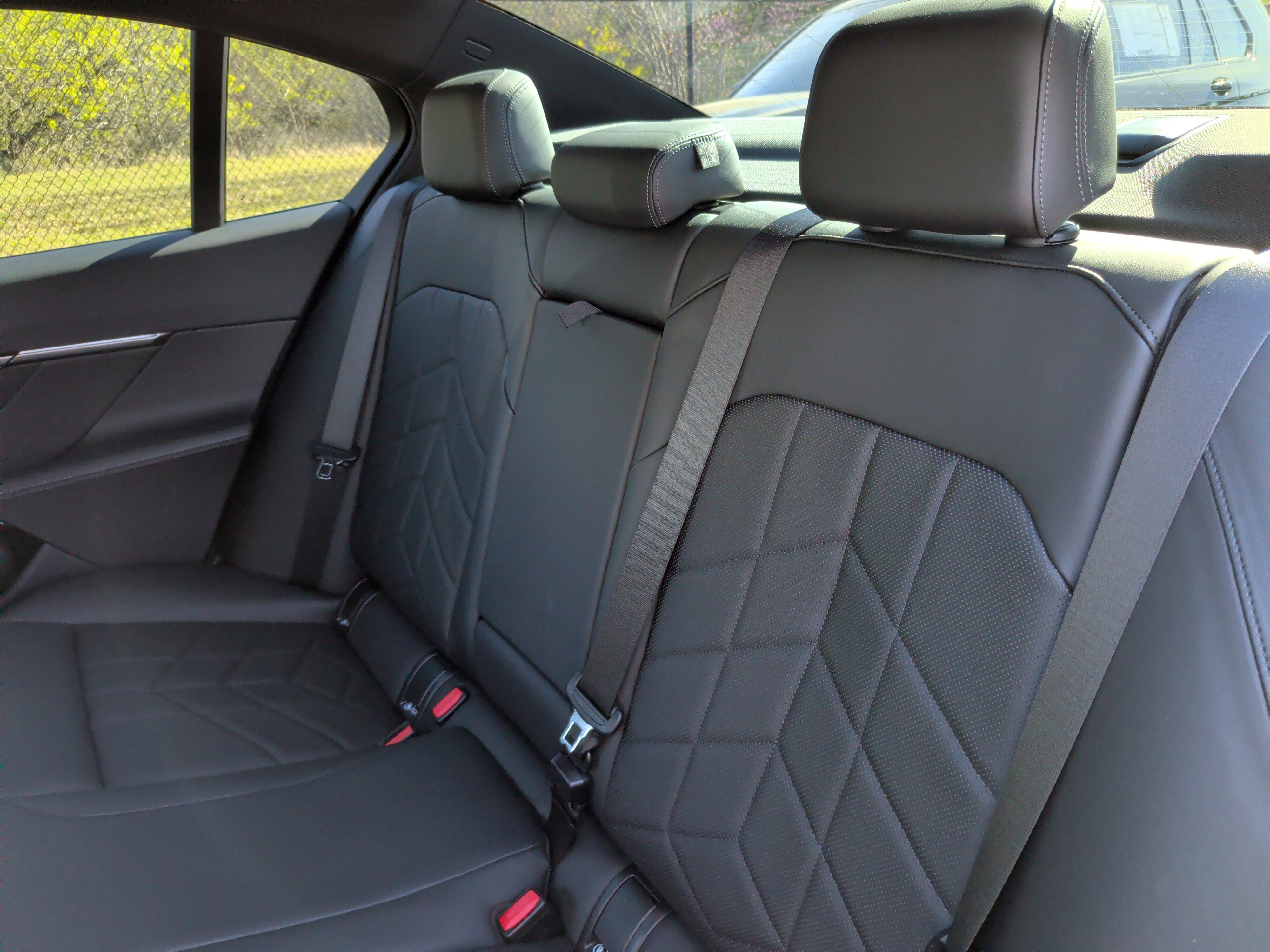 Certified 2025 BMW 550e xDrive 550e xDrive w/ Premium Package image 40