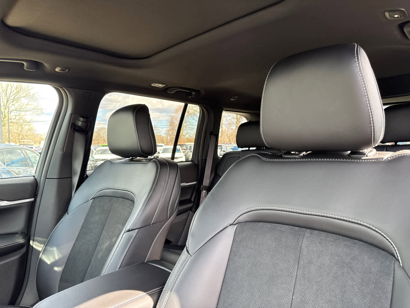 New 2026 Jeep Grand Cherokee Altitude image 15