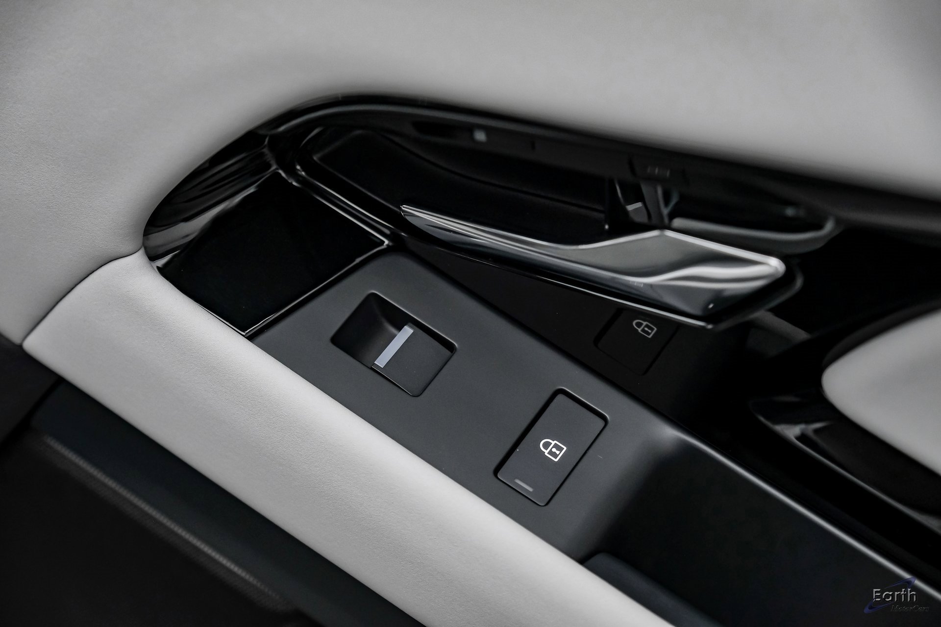 Used 2024 Land Rover Range Rover Evoque Dynamic SE image 79