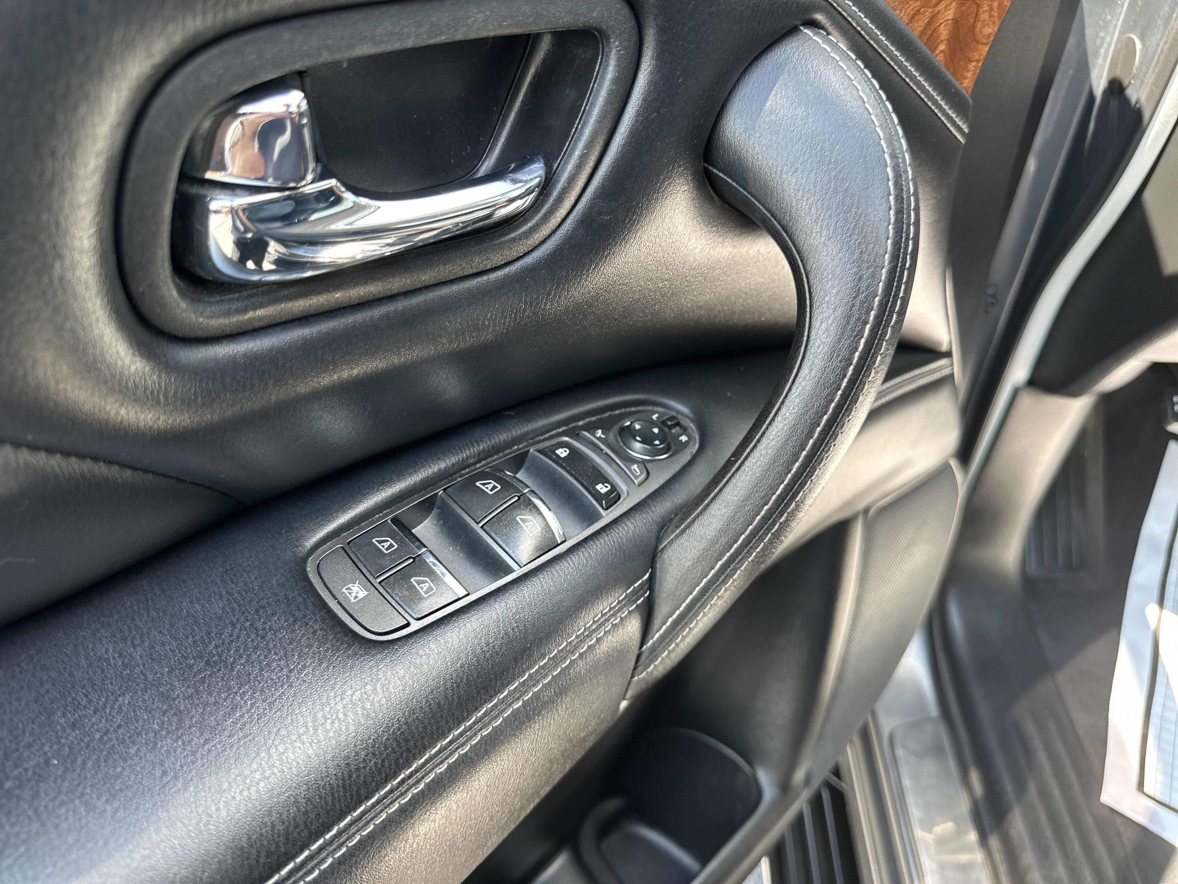 Used 2017 INFINITI QX80 4WD w/ Deluxe Technology Package image 12