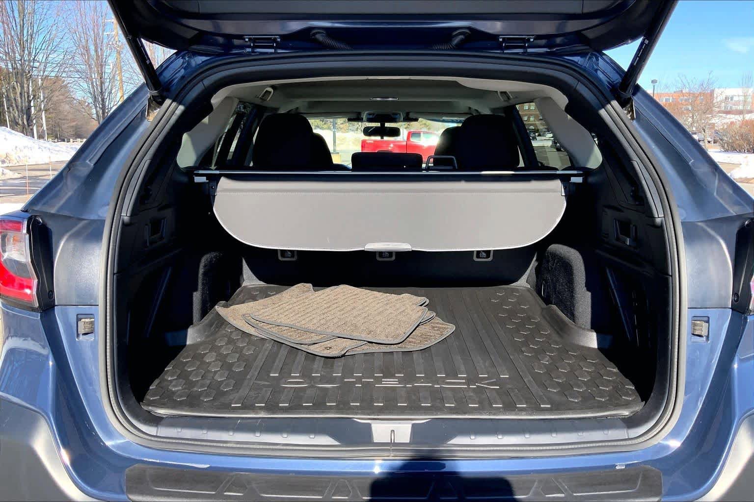 Used 2025 Subaru Outback Premium image 34