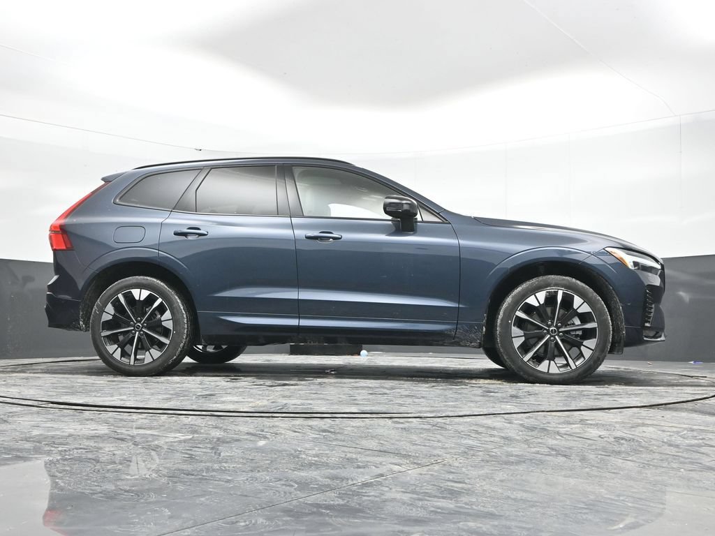 New 2026 Volvo XC60 B5 Plus w/ Protection Package Premier AWD/4WD image 38