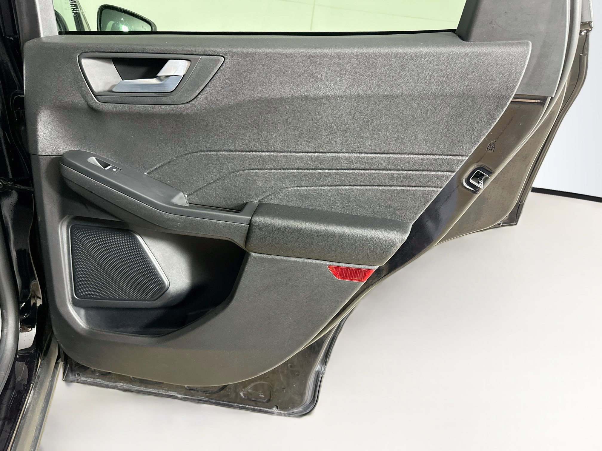 Used 2025 Ford Escape ST-Line FWD image 28