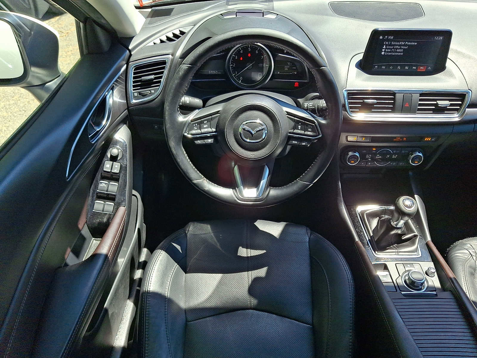Used 2018 MAZDA MAZDA3 Grand Touring w/ Premium Equipment Package FWD image 11