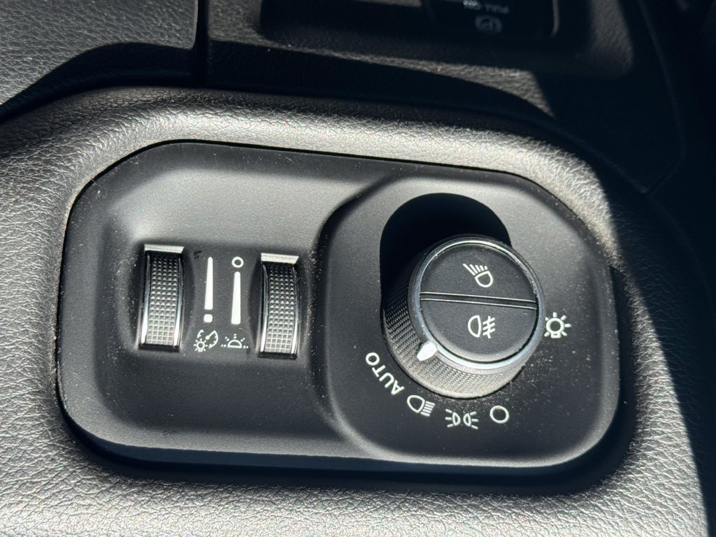 Used 2019 RAM 1500 Big Horn AWD/4WD image 30