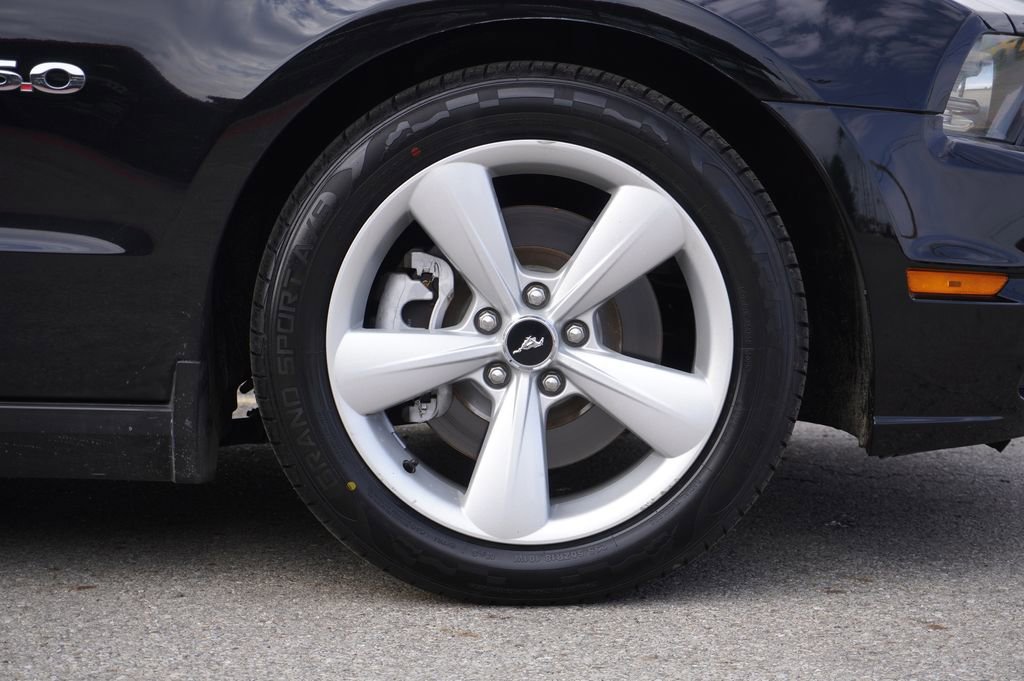 Used 2013 Ford Mustang GT image 13