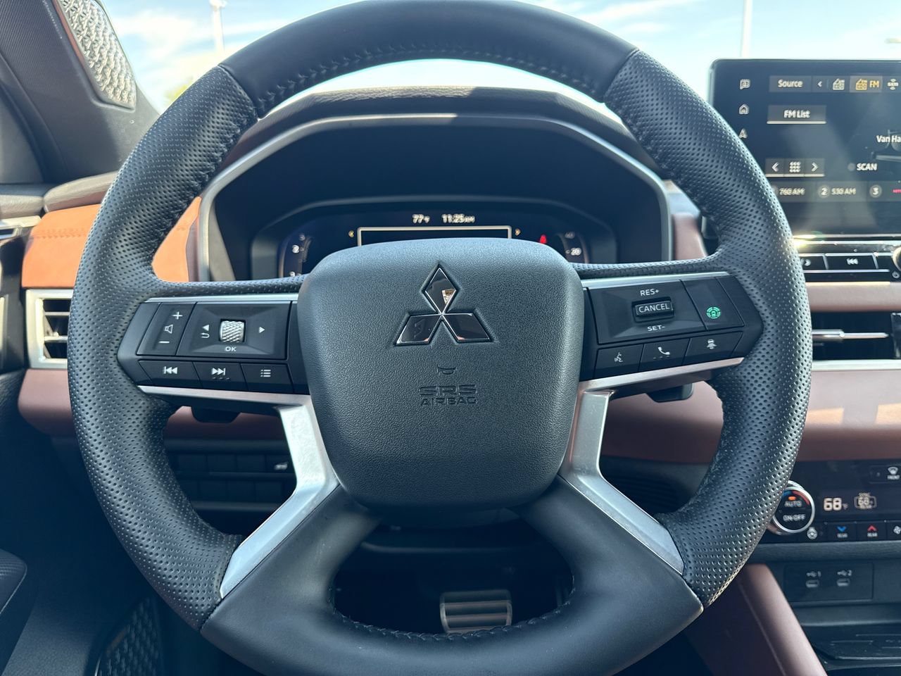Used 2025 Mitsubishi Outlander SEL AWD/4WD image 18