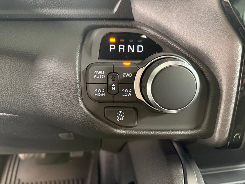 New 2026 RAM 1500 4x4 Crew Cab image 17
