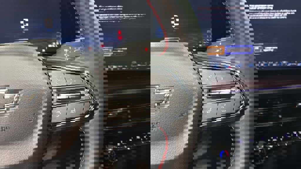 Used 2024 Chevrolet Traverse RS image 20