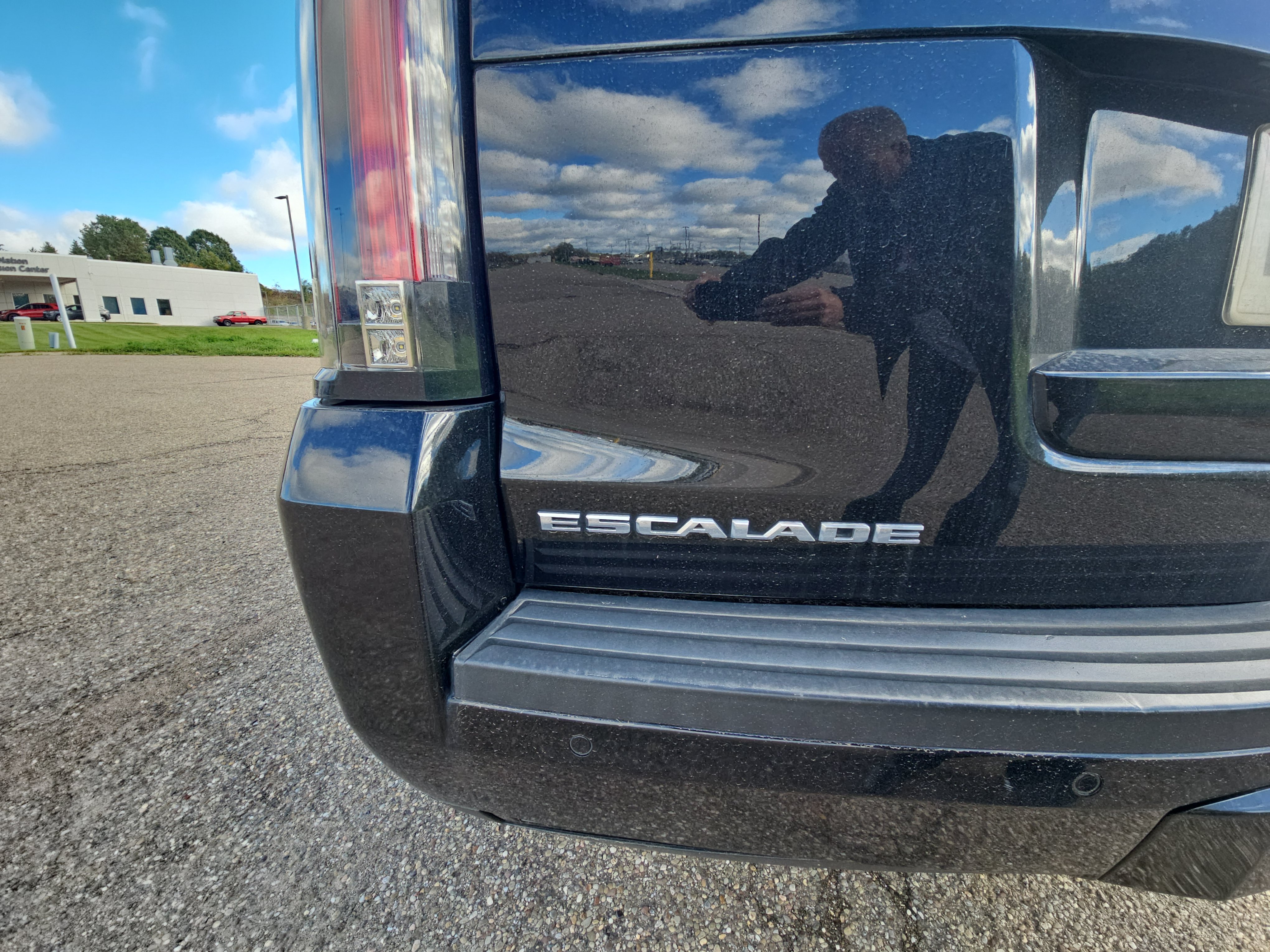Used 2019 Cadillac Escalade ESV Premium Luxury AWD/4WD image 5