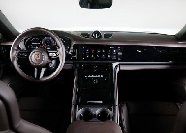 New 2025 Porsche Panamera 4 image 12