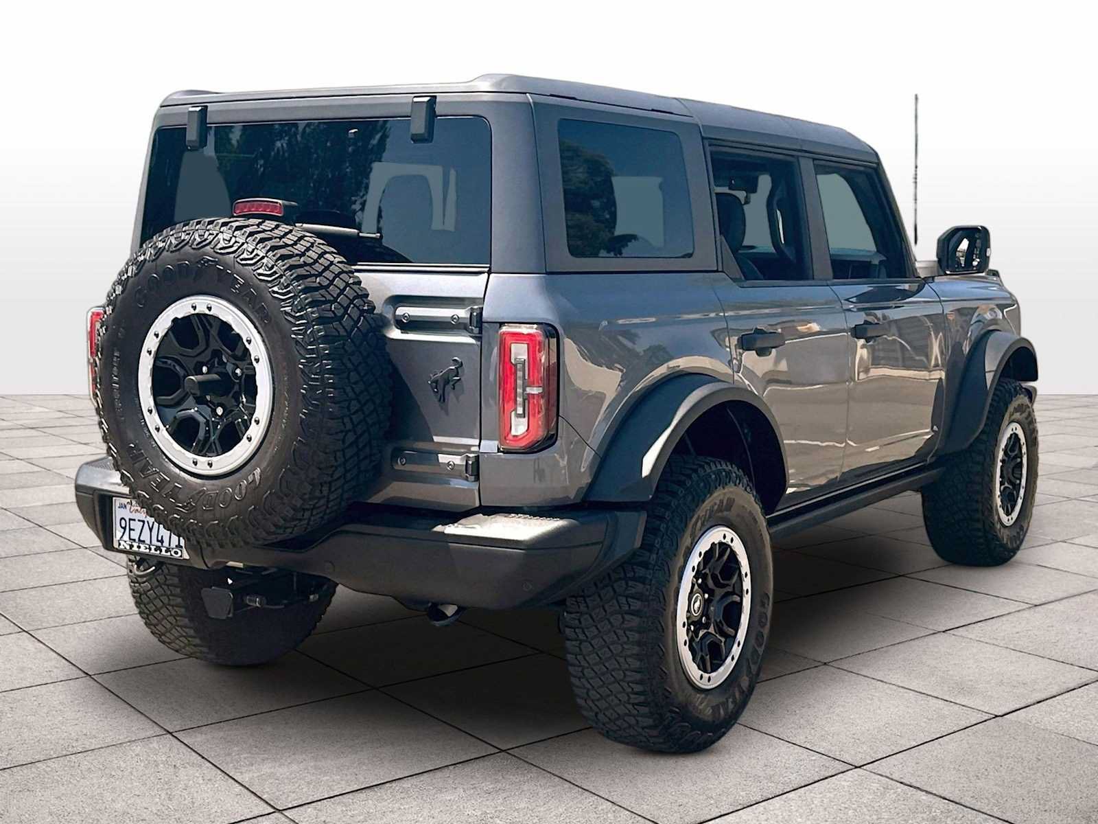 Used 2023 Ford Bronco Badlands w/ Sasquatch Package AWD/4WD image 14