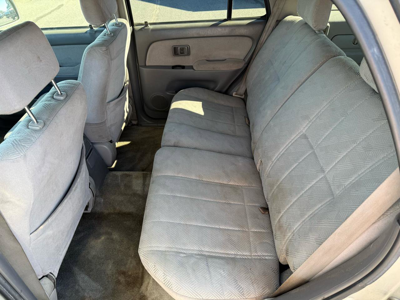 Used 2002 Toyota 4Runner SR5 RWD image 12