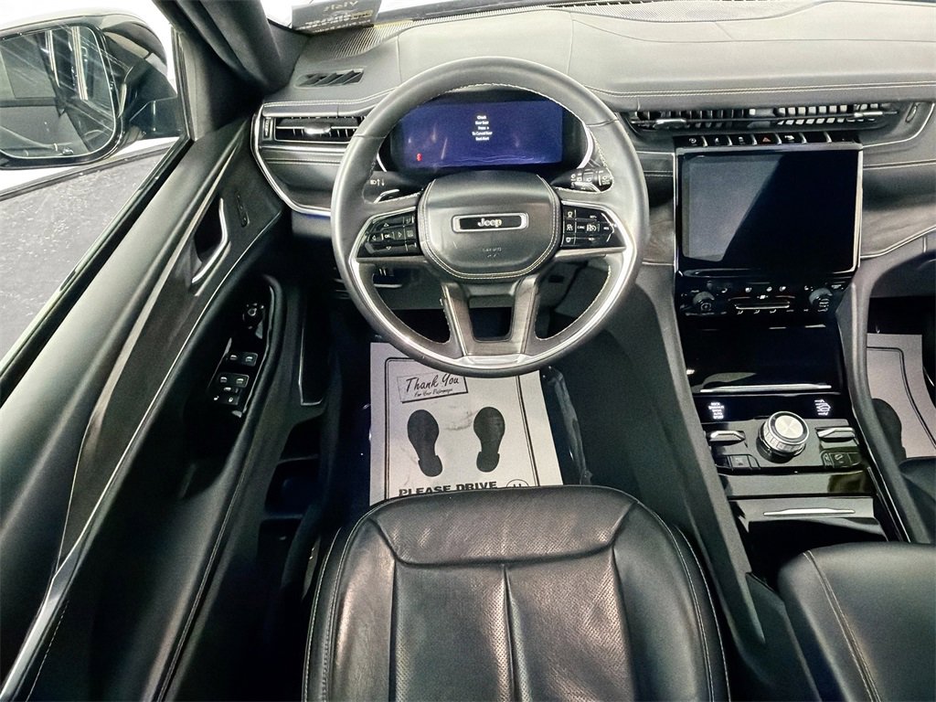 Used 2023 Jeep Grand Cherokee Overland image 21