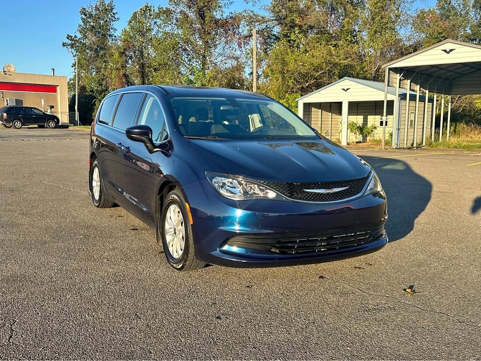 Used 2018 Chrysler Pacifica LX w/ Tire & Wheel Group