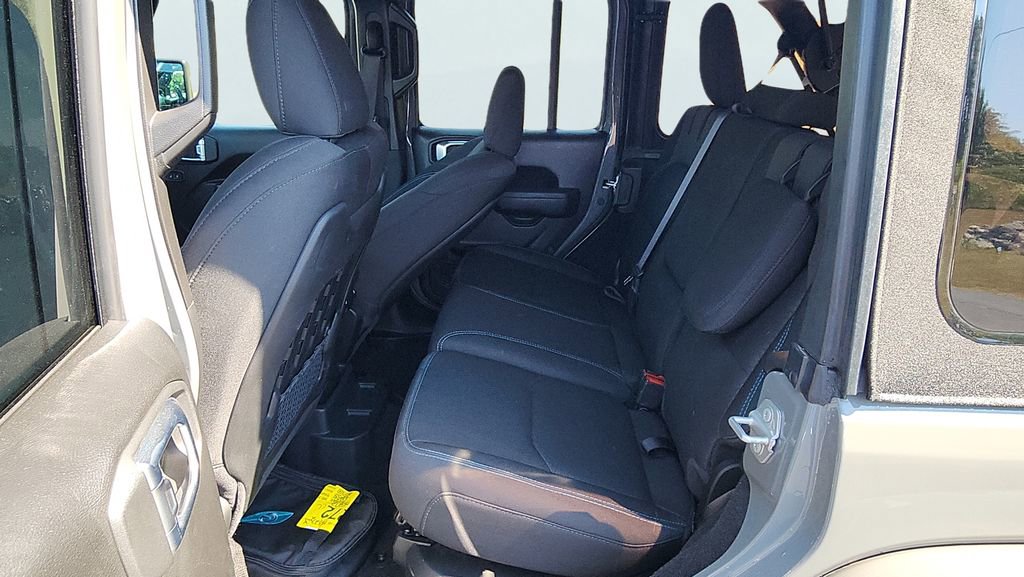 Used 2022 Jeep Wrangler Unlimited Rubicon 4xe w/ Steel Bumper Group image 14