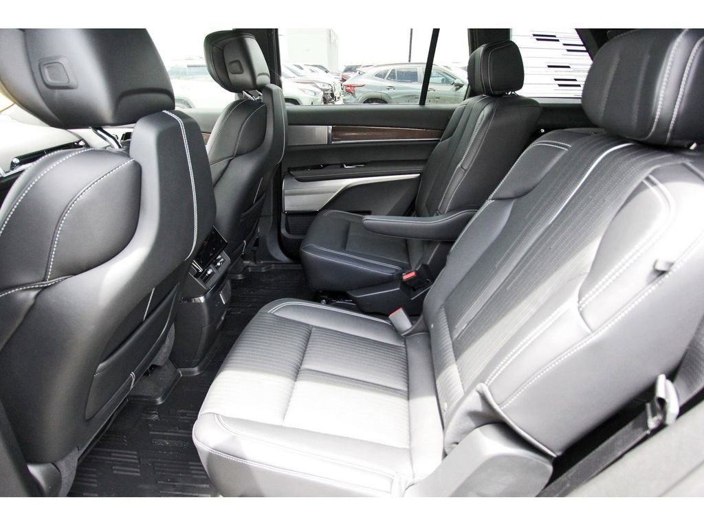 New 2026 Cadillac Vistiq Sport image 7