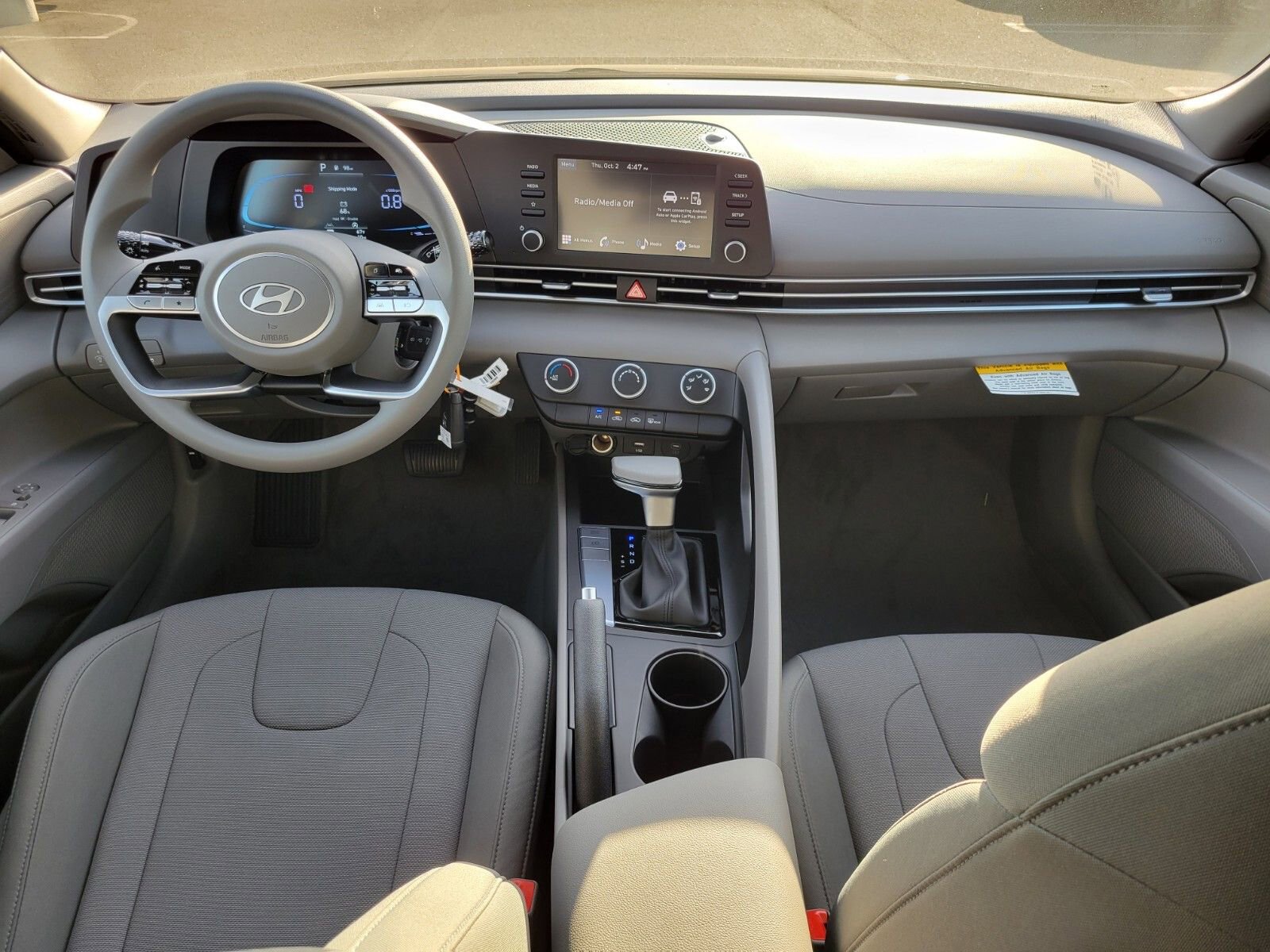 Used 2025 Hyundai Elantra SE image 12