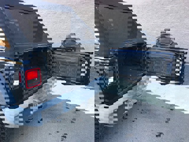 Used 2018 Jeep Wrangler Unlimited Sport image 9