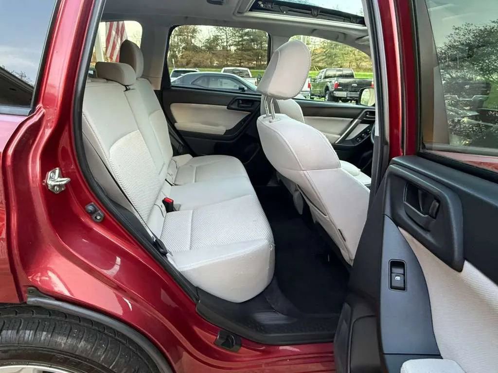 Used 2015 Subaru Forester 2.5i Premium AWD/4WD image 25