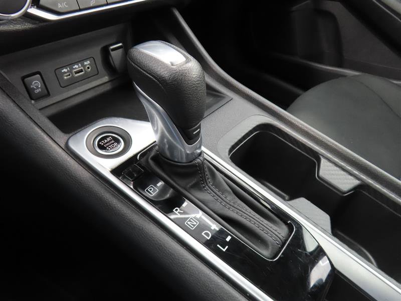 Used 2025 Nissan Sentra SV FWD image 25