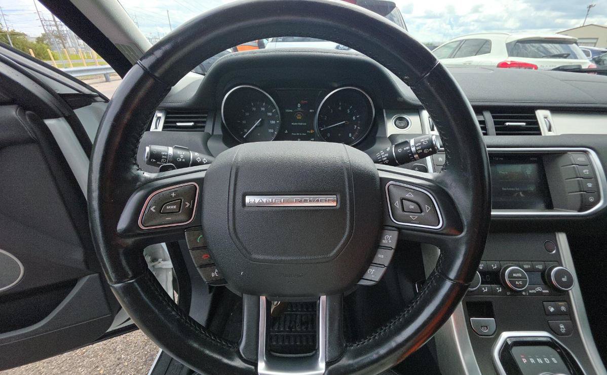 Used 2017 Land Rover Range Rover Evoque SE Premium AWD/4WD image 9