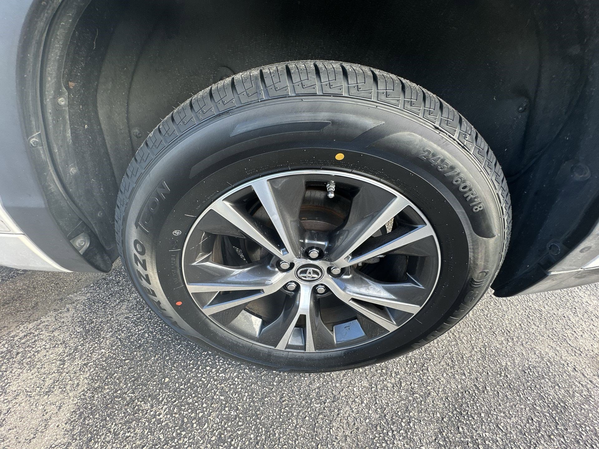 Used 2016 Toyota Highlander XLE image 19