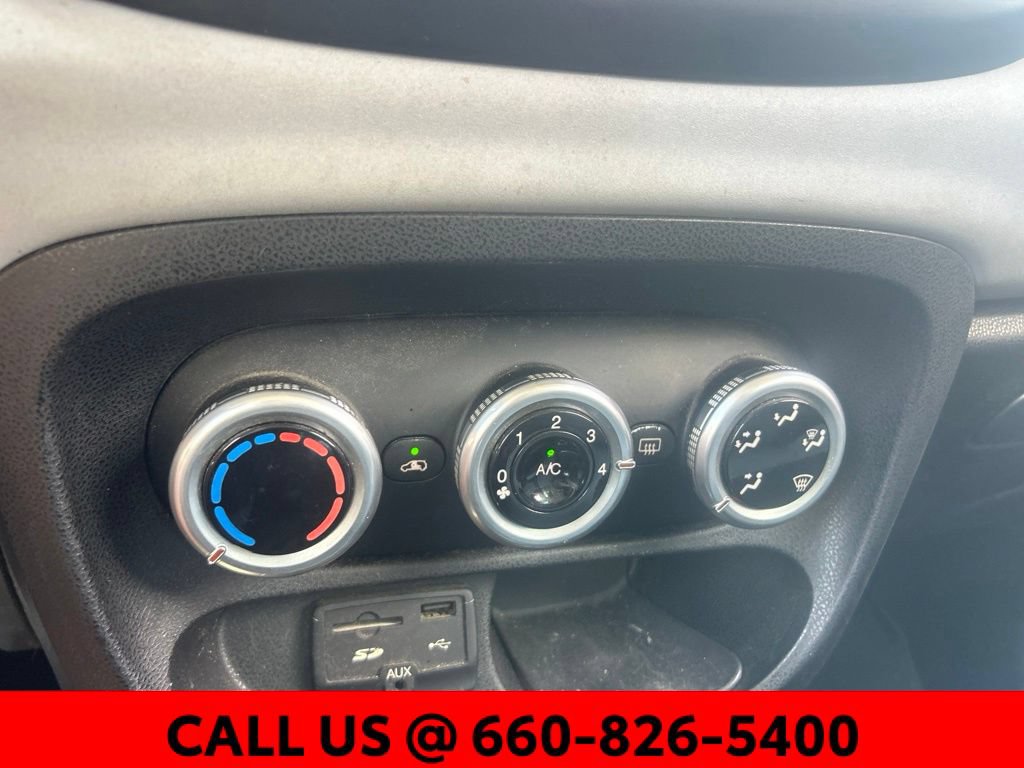 Used 2014 FIAT 500L Easy FWD image 13