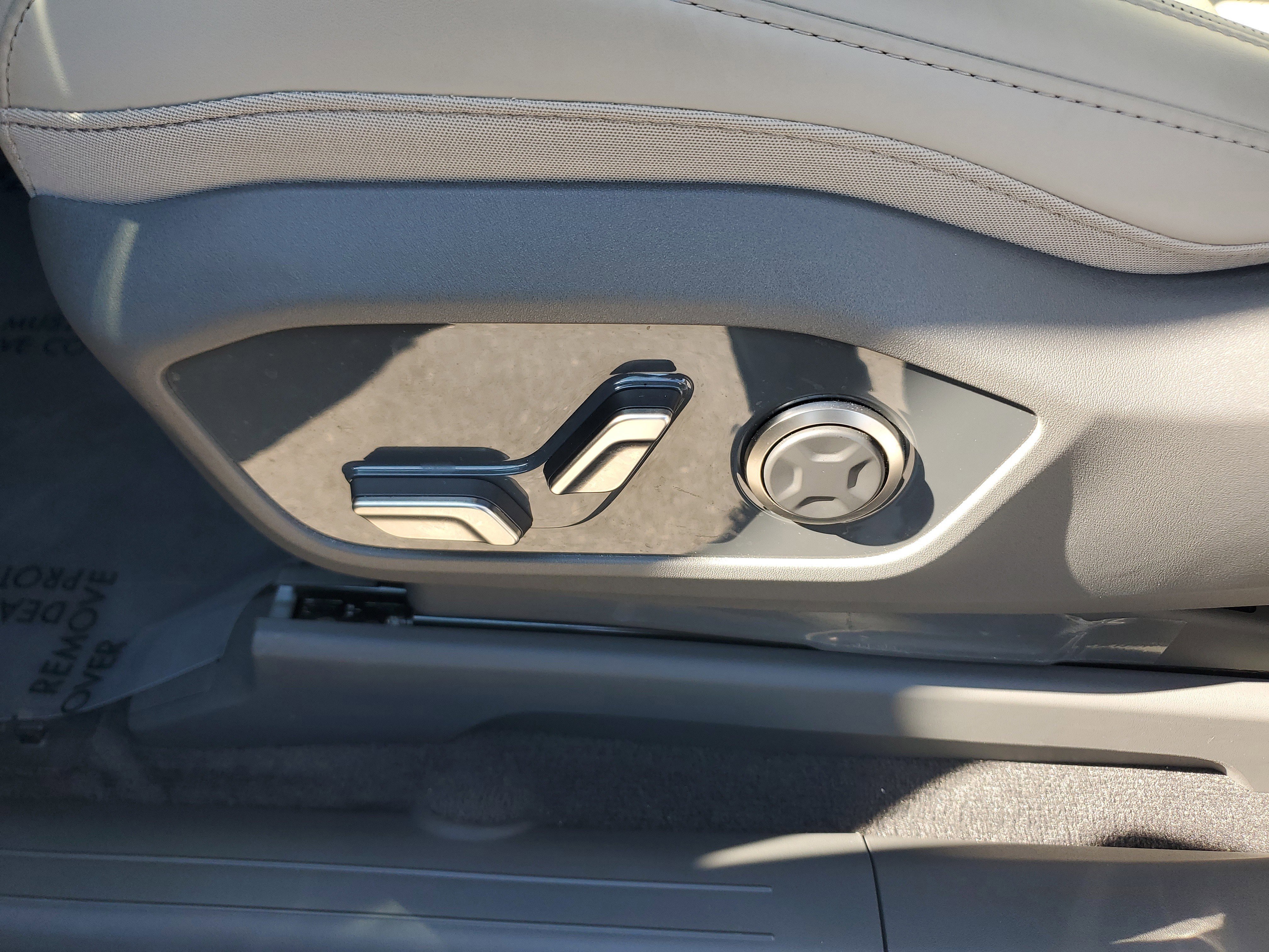 Used 2026 Kia EV9 Wind image 13