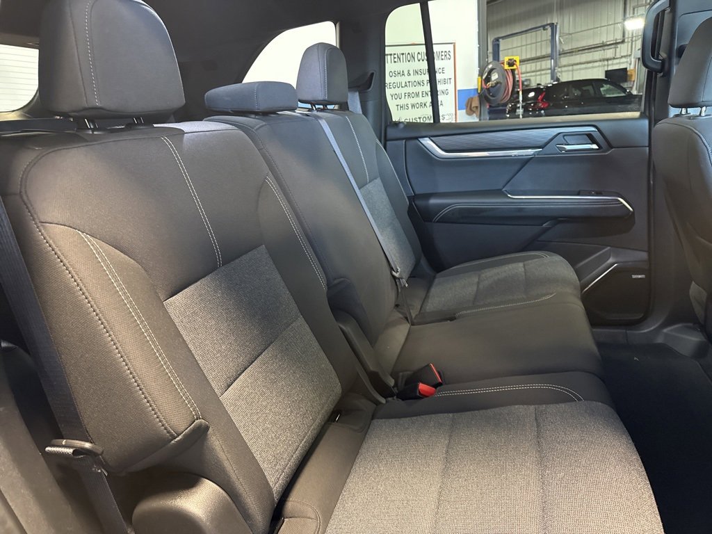 Used 2025 GMC Acadia Elevation image 28