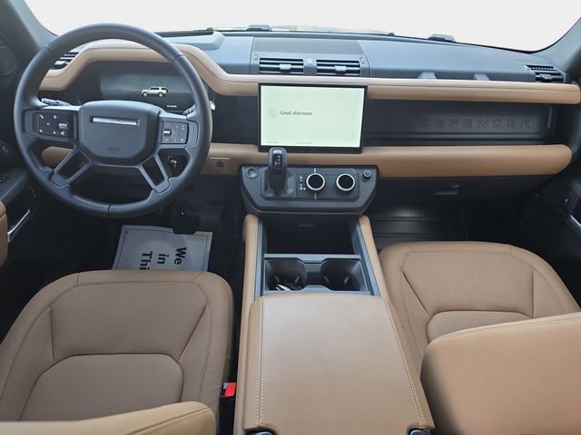 Used 2025 Land Rover Defender 130 X-Dynamic SE image 9