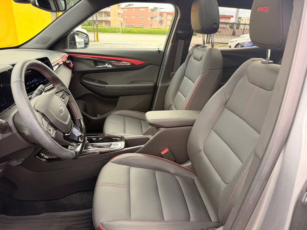 Used 2025 Chevrolet TrailBlazer RS w/ Convenience Package FWD image 14