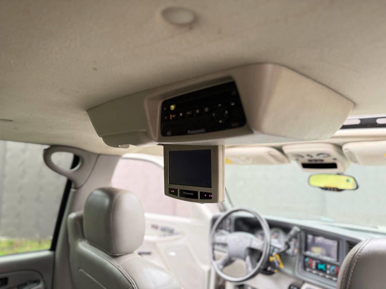 Used 2005 Chevrolet Avalanche 2500 w/ Preferred Equipment Group image 16