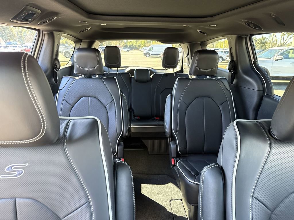 New 2026 Chrysler Pacifica Limited w/ S Appearance Package image 31