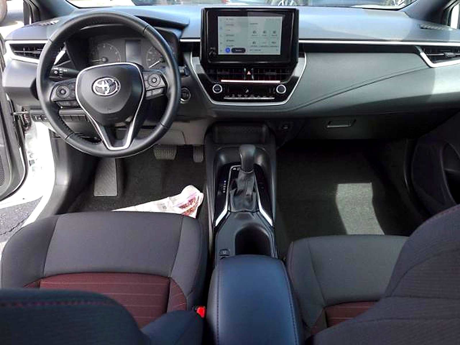 Certified 2025 Toyota Corolla SE FWD image 12