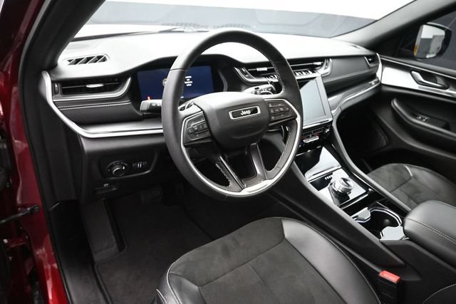 Used 2023 Jeep Grand Cherokee L Laredo AWD/4WD image 9
