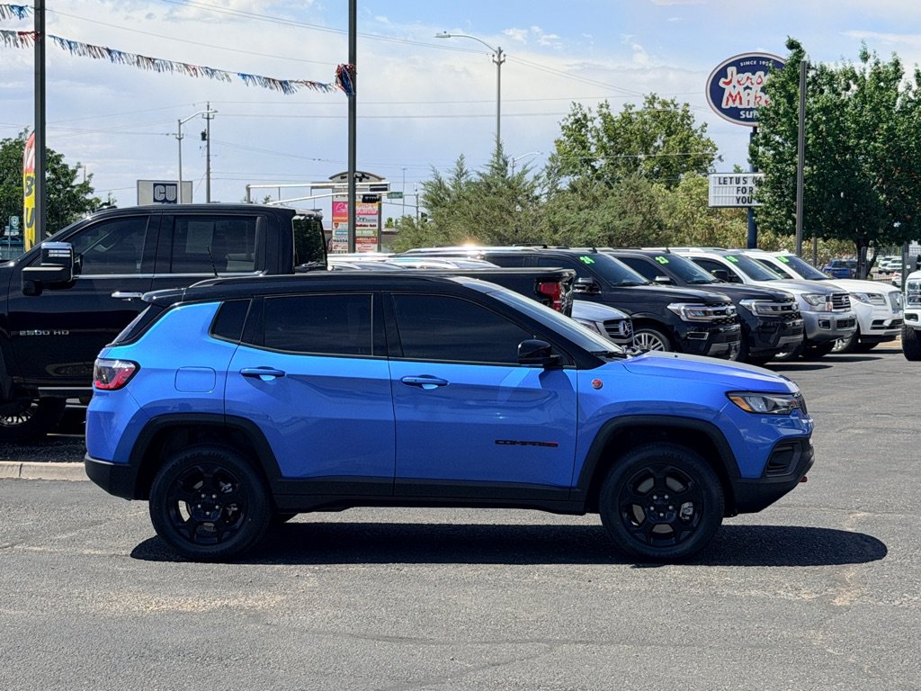 Used 2023 Jeep Compass Trailhawk AWD/4WD image 3