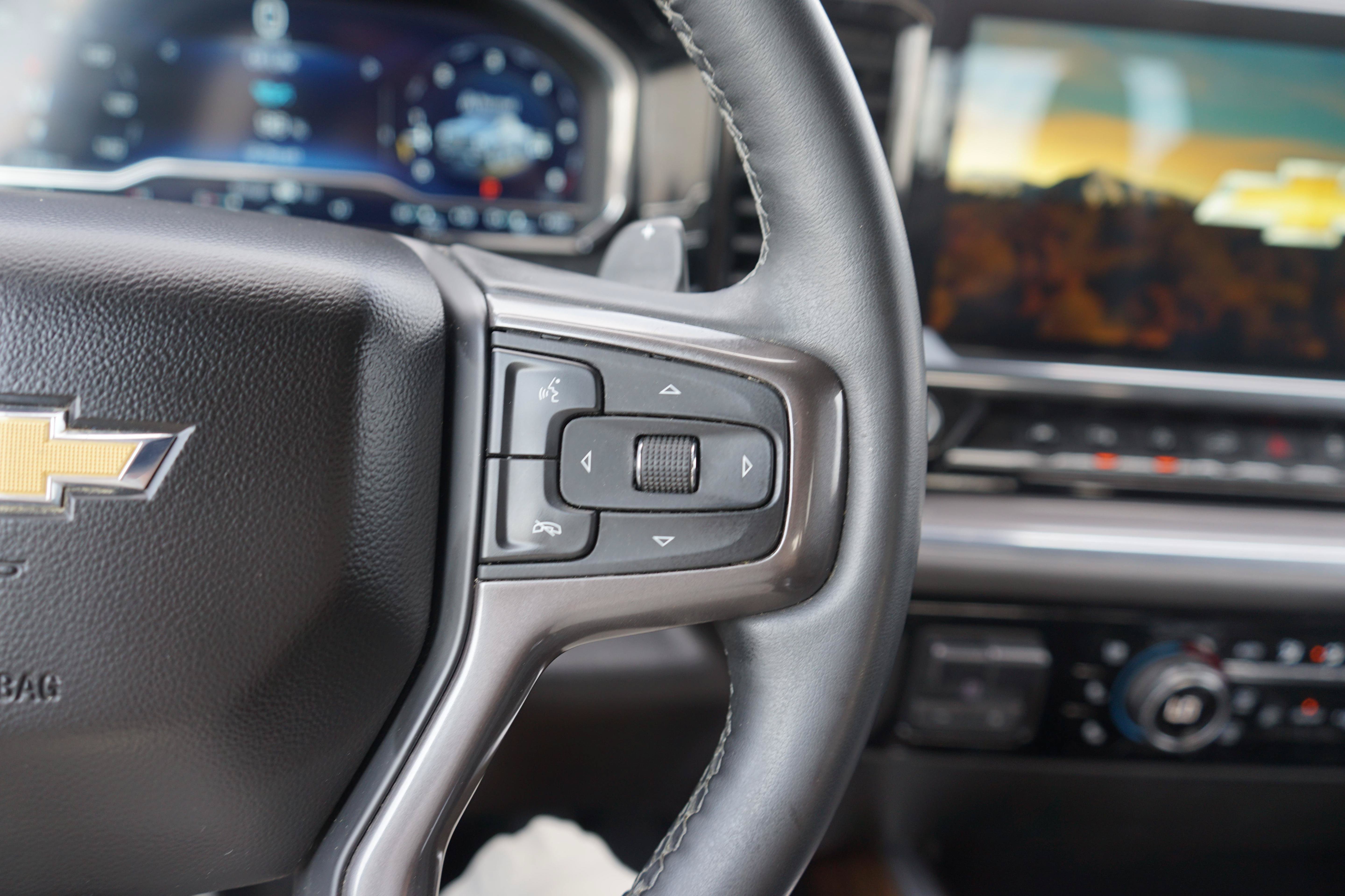 Used 2024 Chevrolet Silverado 1500 High Country w/ Technology Package AWD/4WD image 12