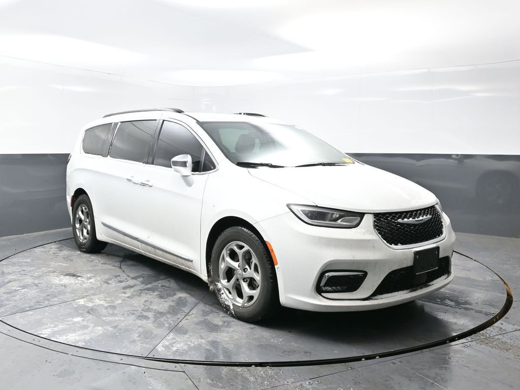 Used 2022 Chrysler Pacifica Limited image 5