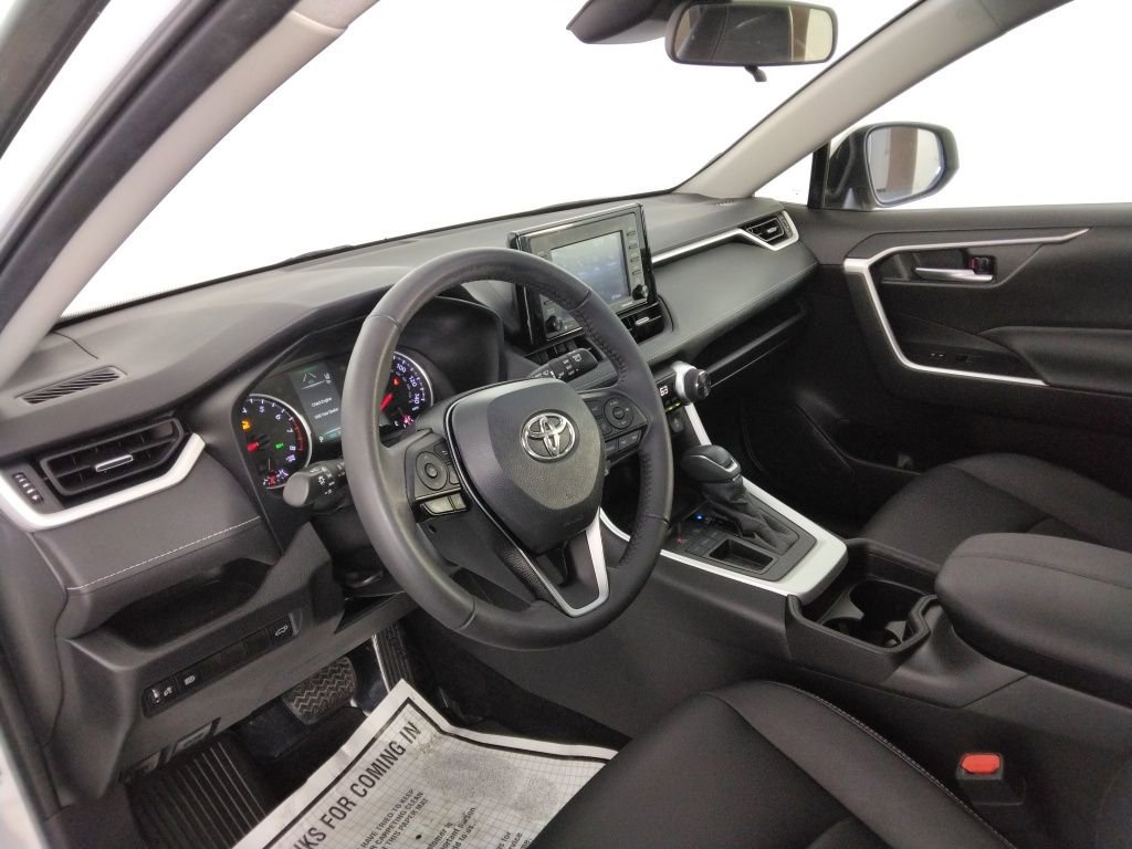 Used 2021 Toyota RAV4 XLE Premium image 27