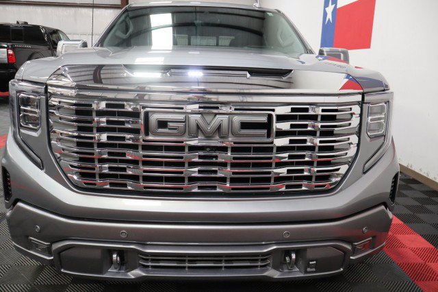 Used 2023 GMC Sierra 1500 Denali w/ Denali Reserve Package AWD/4WD image 17