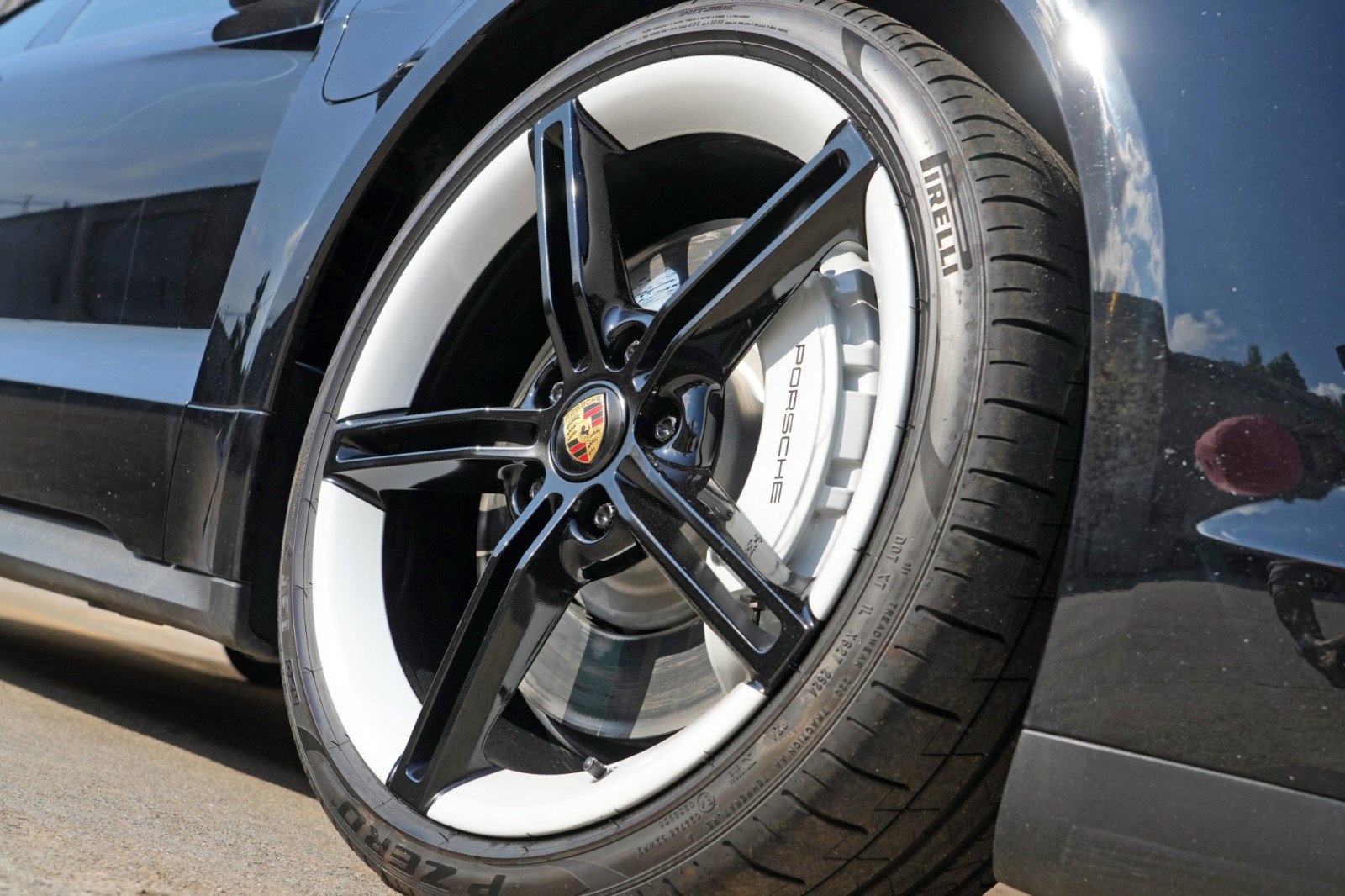 Used 2022 Porsche Taycan RWD image 56